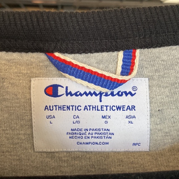 Black Champion Crewneck Sweater - Picture 3 of 4